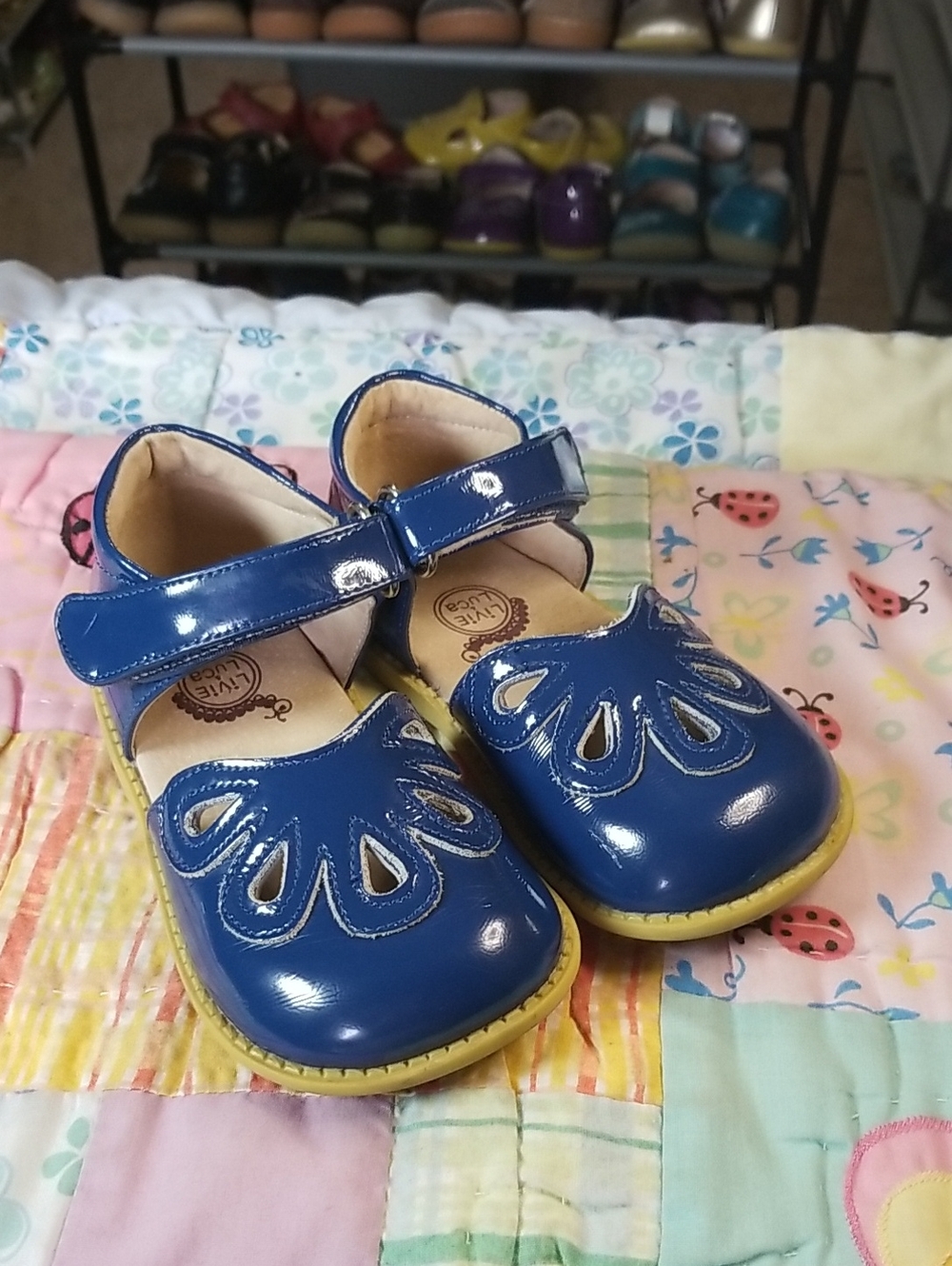 Livie & Luca Shiny Blue Patent Leather Mary Janes Size 9 Petals